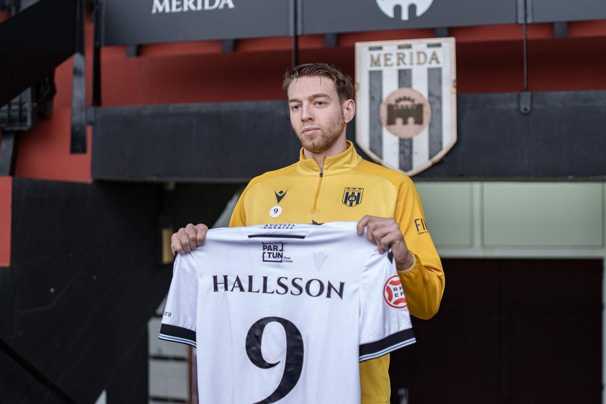 Fotogalería | La presentación de los fichajes invernales del Mérida