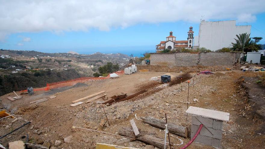 Obras frenadas en el mirador de Moya.