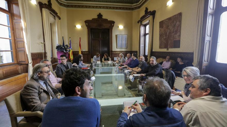 Los sindicatos  saldrán a la calle contra Rajoy  por la carrera profesional