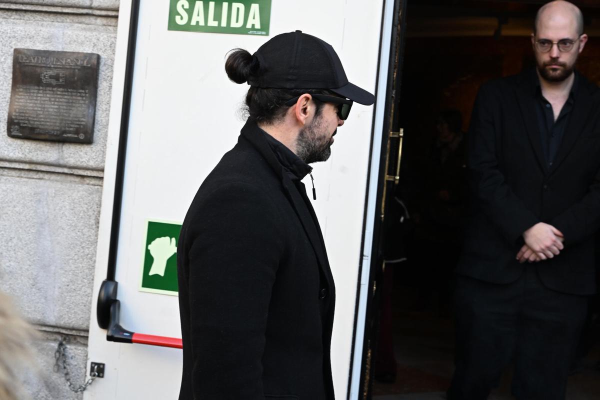 Miguel Ángel Muñoz asiste a la capilla ardiente de Marisa Paredes en el Teatro Español, a 18 de diciembre de 2024, en Madrid (España). 