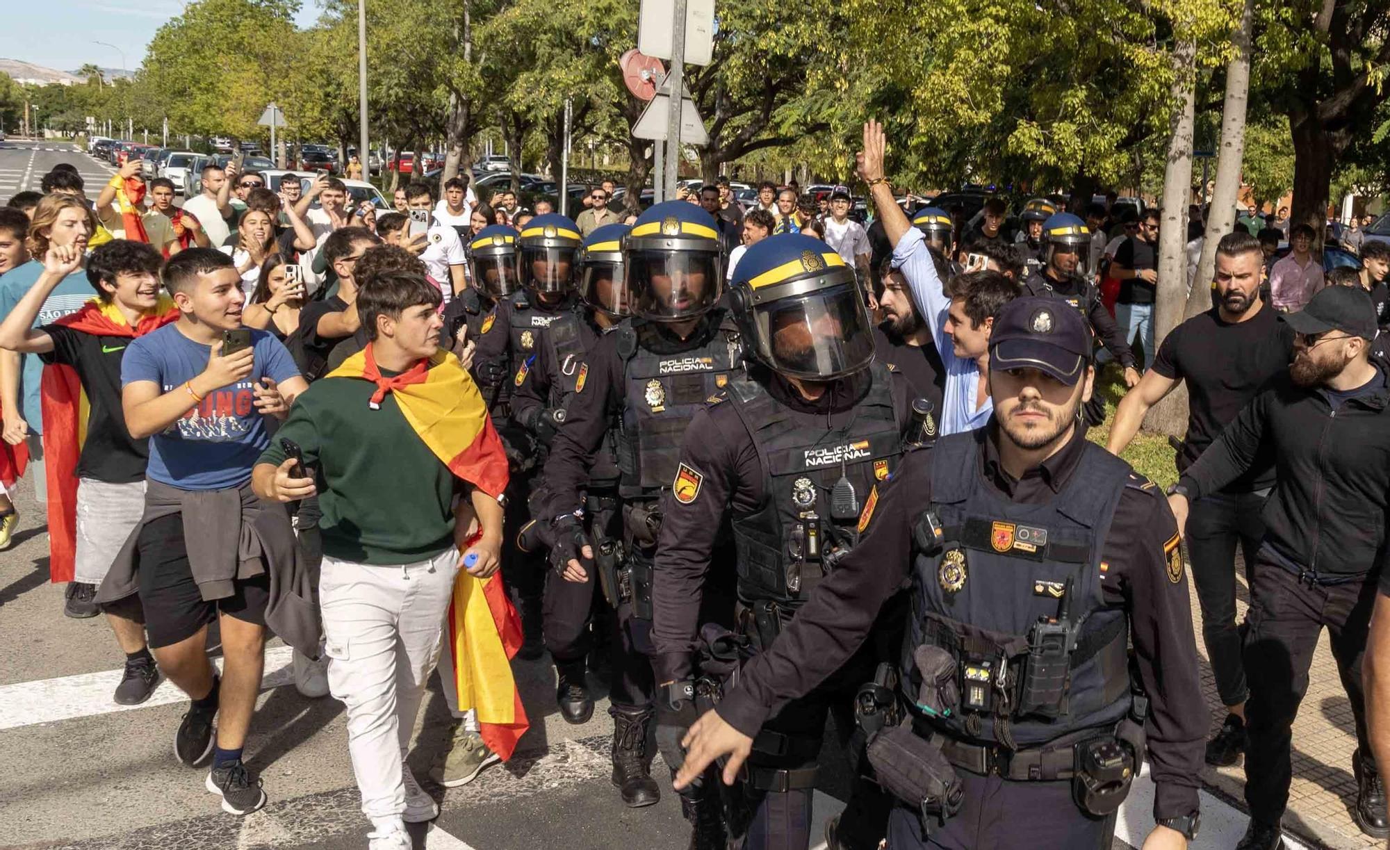 Tensión en la Universidad de Alicante por la visita de Vito Quiles