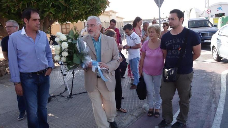 El Ayuntamiento homenajea por primera vez a los 19 fallecidos por el bombardeo de 1938