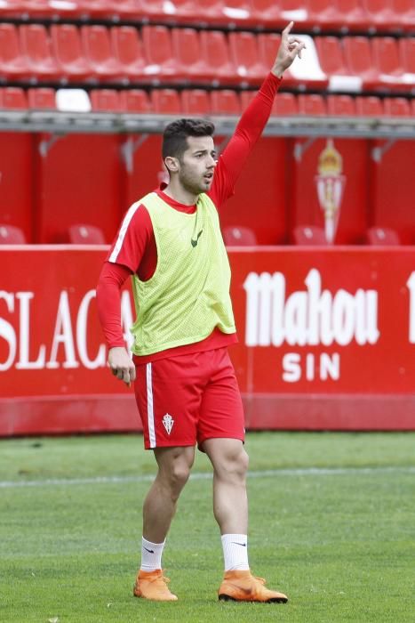 Entrenamiento del Sporting en El Molinón.