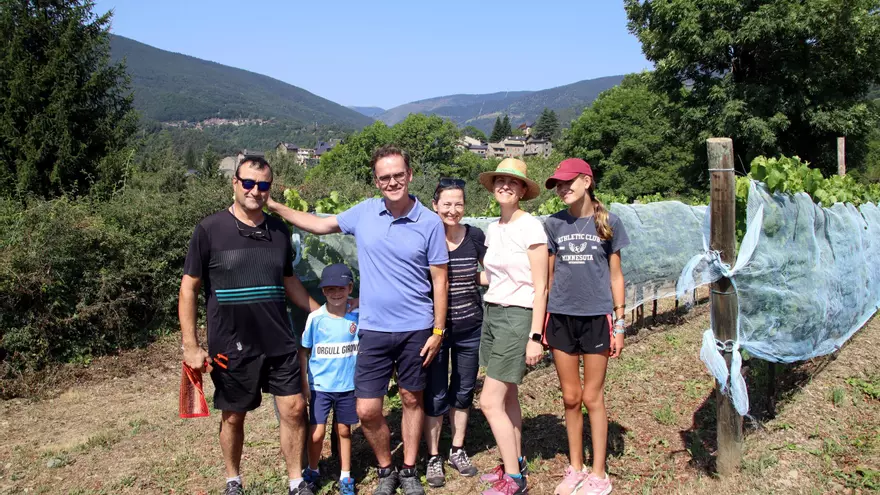 Una projecte familiar ret homenatge a l'àvia materna amb un celler que elabora i comercialitza vi de muntanya