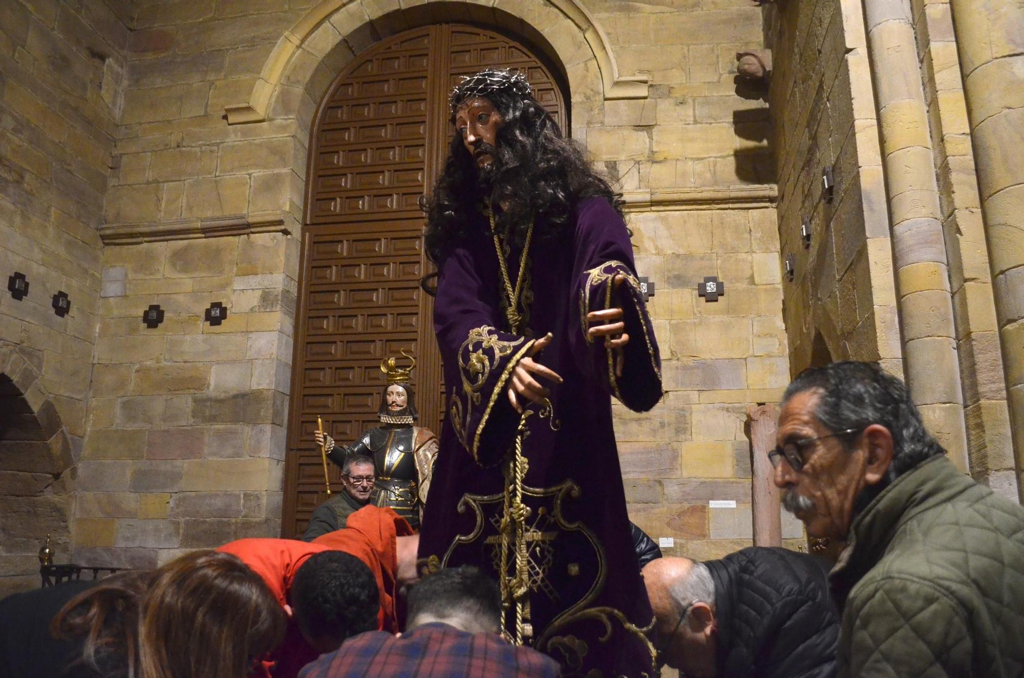 Semana Santa Benavente 2024: Así prepara la Cofradía de Jesús Nazareno las andas