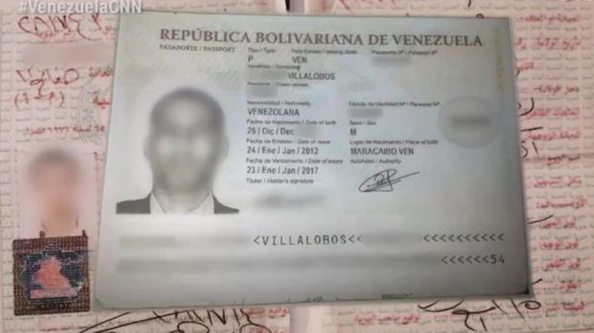 Documentación falsa utilizada por el narco Roberto Vega, asesinado en el Saler.
