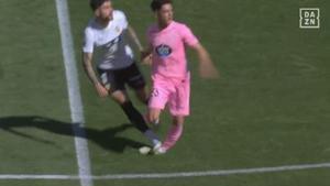 UNAI NÚÑEZ PISA DE FORMA INVOLUNTARIA A HUGO ÁLVAREZ