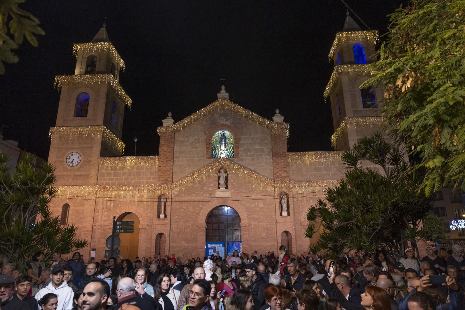 La fiesta de encendido del alumbrado especial de fiestas patronales y Navidad de Torrevieja, en imágenes