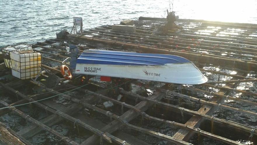 Rescatan a dos marineros que Rianxo que pasaron 5 horas en el agua tras chocar con una batea