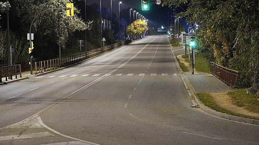 L&#039;entrada a Girona des de Sarrià de Ter, sense gent.