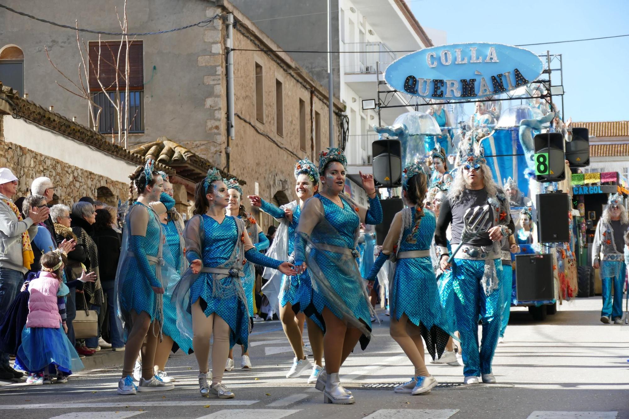 L'Escala s'acoloreix amb la rua de carnaval