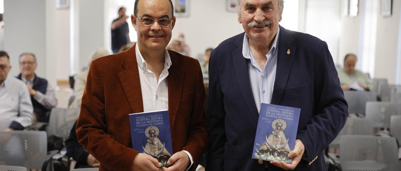 NOVENARIO PATRONA CÁCERES: Fernández Rincón y José Antonio Ramos presentan  el libro de la patrona en Cáceres