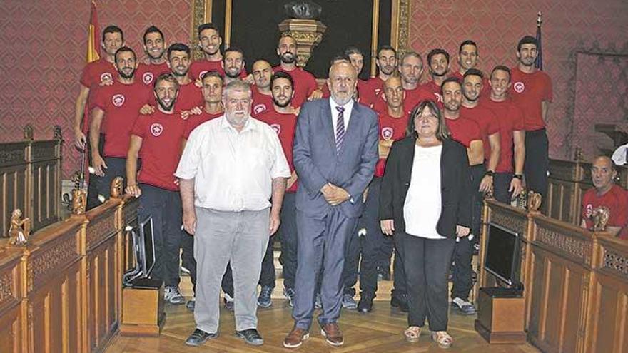 Once bomberos toman posesión