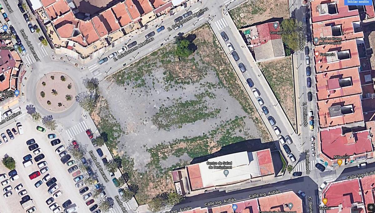 Solar donde se ampliará el centro de salud de Benimàmet.