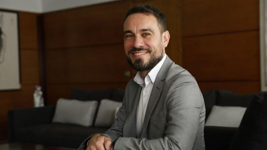 José Sicre, en una estancia de la sede de la Presidencia del Principado.  | MIKI LÓPEZ