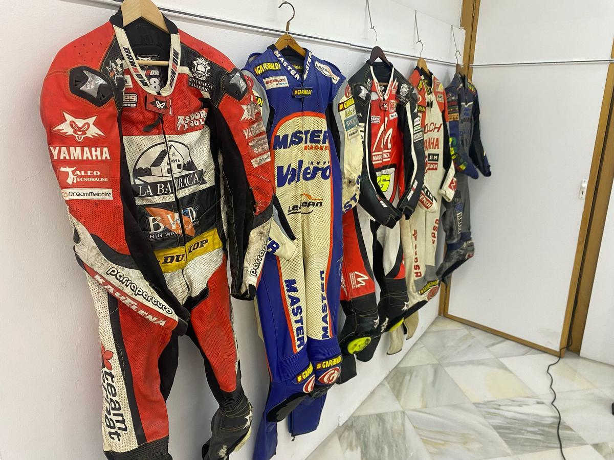 Equipación de Bernat Martínez en la exposición en Xàtiva.