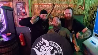 El primer bar vikingo de Santiago abre con un barco a tamaño real como barra: "Va a ser algo nuevo en la ciudad"