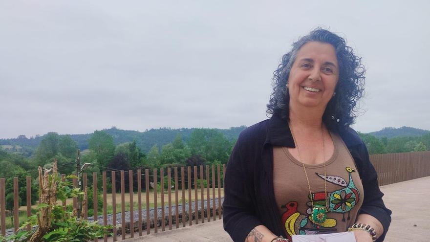 "Hay ropa tendida", el proyecto artístico que se convierte en libro: "Es íntimo y poético, un retorno a lo que permanecía en silencio"