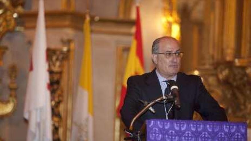 Rafael Simón, en una imagen de archivo, durante su pregón del Cristo del Mar.