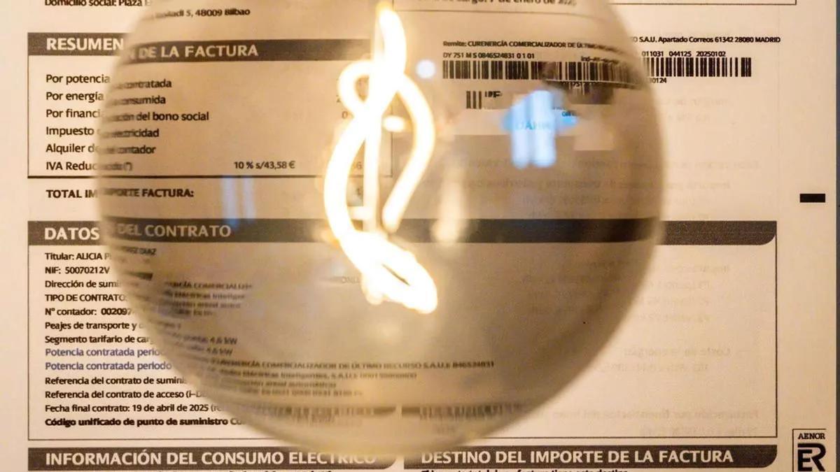 La factura de la electricidad registra precios negativos por primera vez en la historia