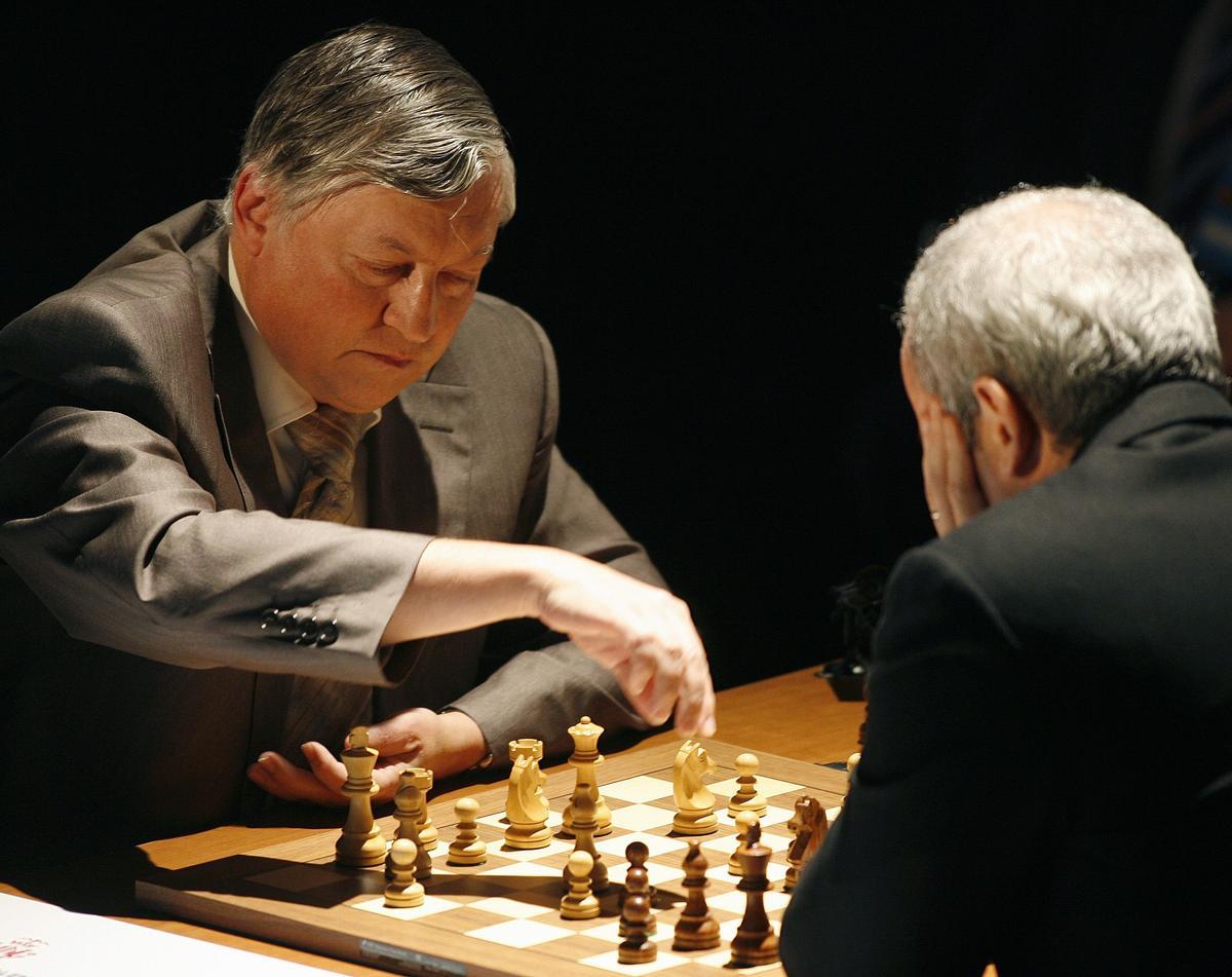 Karpov y Kasparov, en una partida de exhibición.
