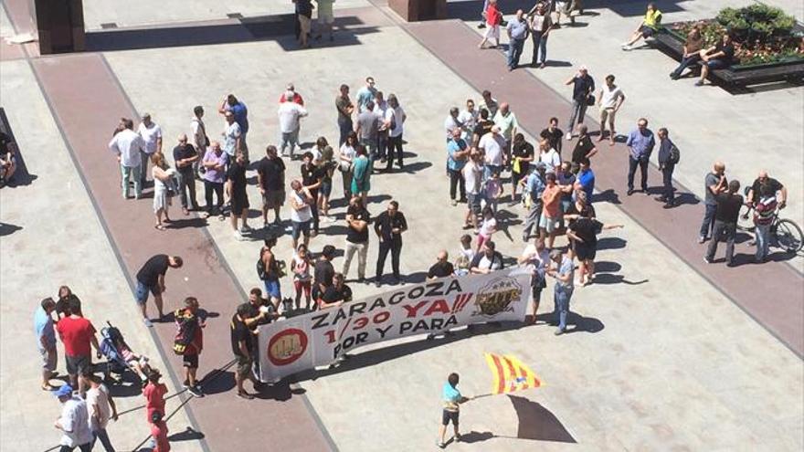 Escaso apoyo a la manifestación del taxi en contra de Uber y Cabify