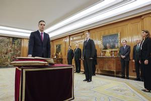 Sánchez promete su cargo como presidente del Gobierno ante el Rey