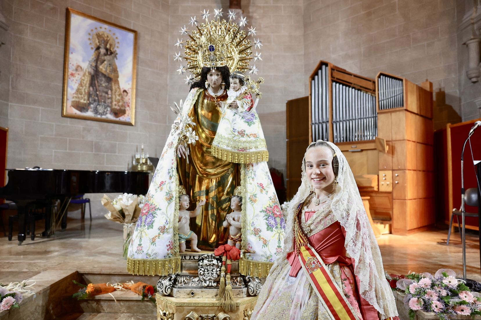 Así ha sido el Besamanos de las falleras mayores y cortes de honor 2025