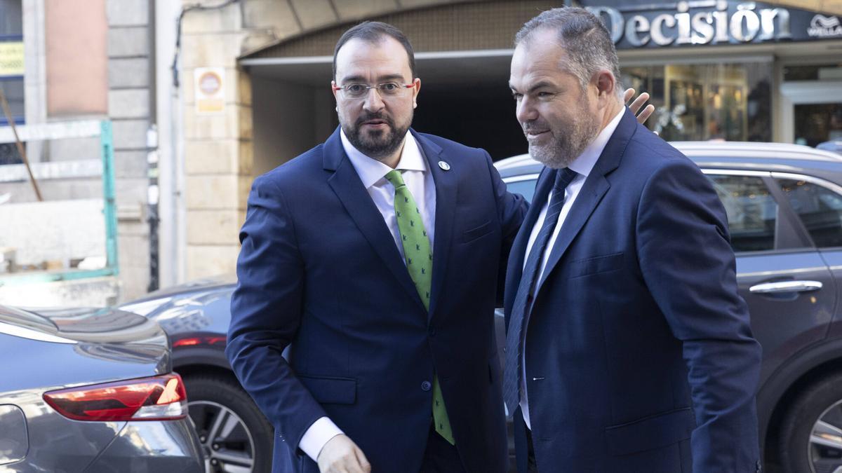 Adrián Barbón y Carlos Paniceres.