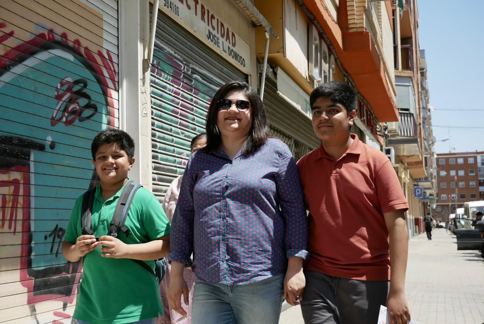 En imágenes | Amna se reencuentra con sus dos hijos tras quedar libre del asesinato de su bebé