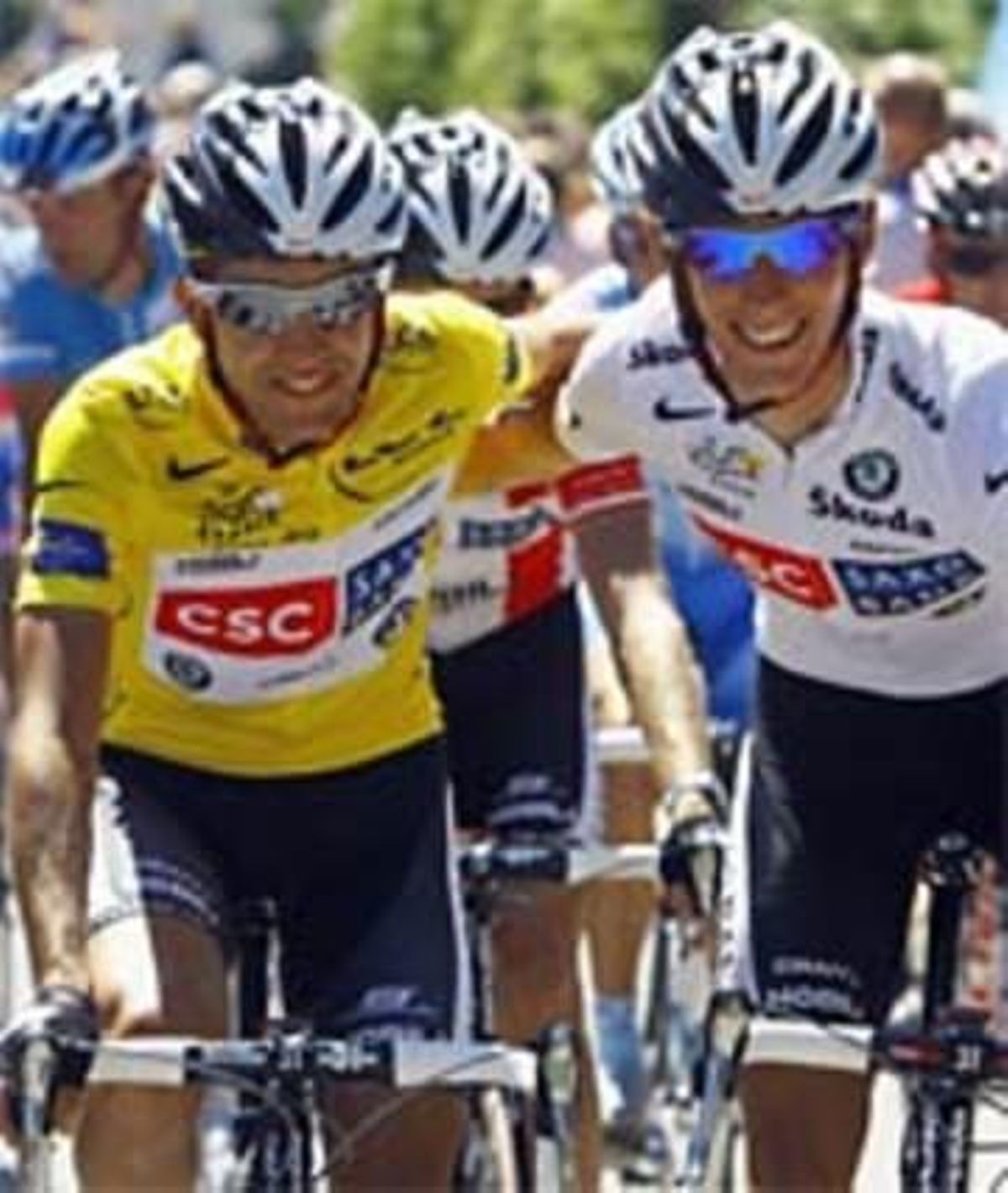 Sastre i Andy Schleck, a l’inici de l’etapa. Sastre i Andy Schleck, a l’inici de l’etapa.
