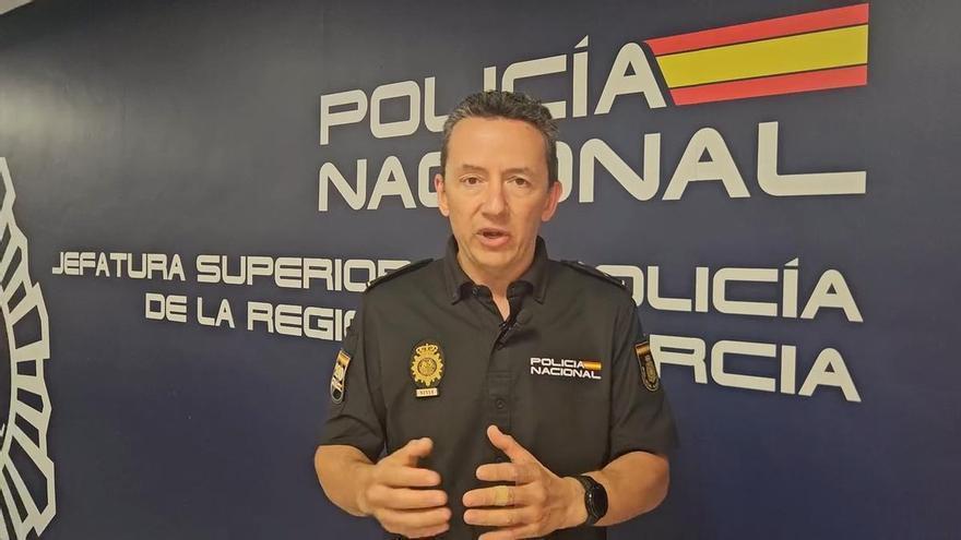 Detenido en Elche un hombre tras presuntamente poner a la venta un falso Ferrari