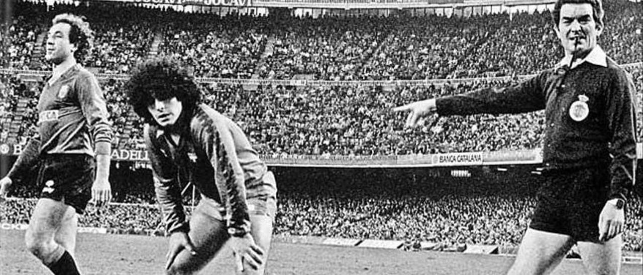 Amer, junto a Maradona, en el Camp Nou en 1984.