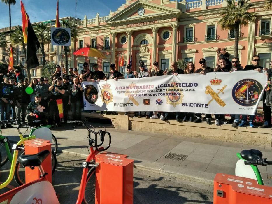 Agentes de Alicante en la protesta de Murcia.