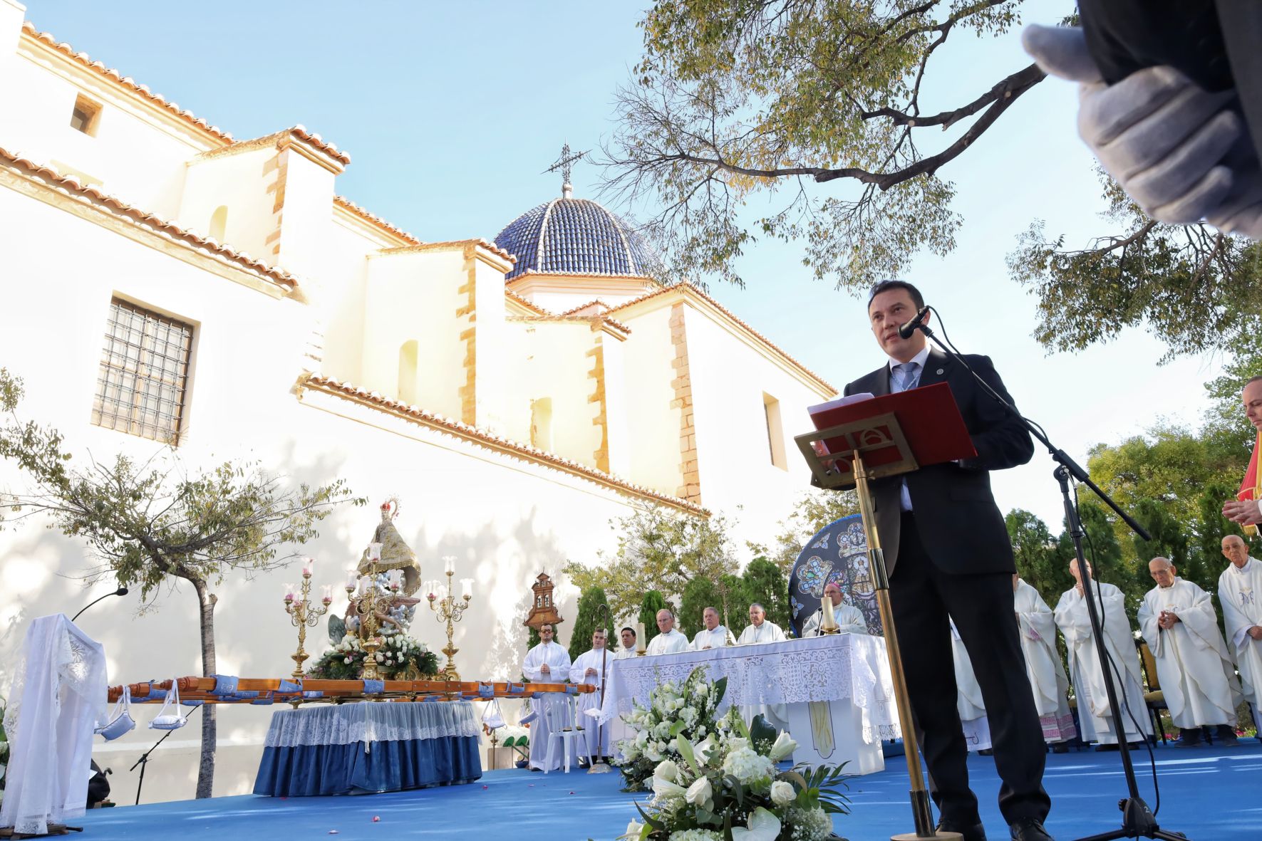 Revive la emocionante misa pontifical en honor a la Mare de Déu del Lledó