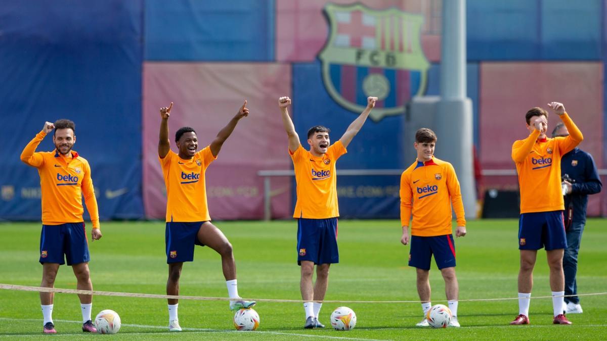 El Barcelona se entrena para su partido de Liga contra el Levante