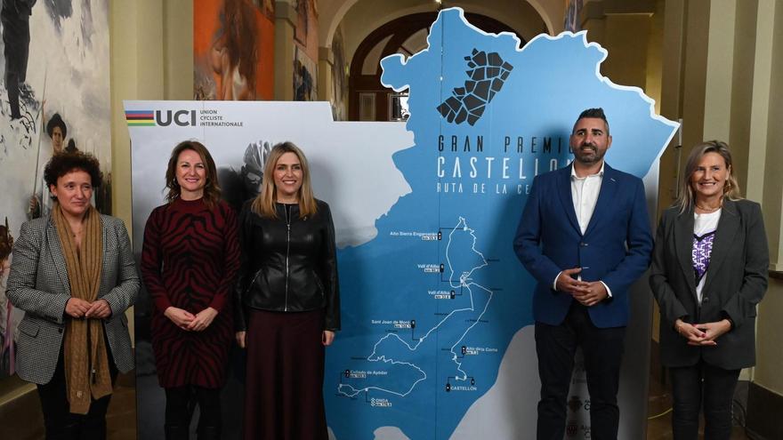 Carmina Ballester, Begoña Carrasco, Marta Barrachina, José Cabedo y Susana Fabregat, en la presentación en Diputación.