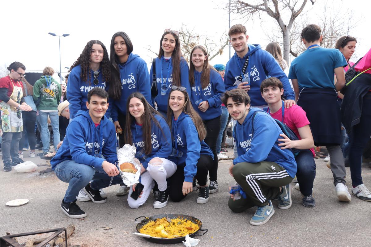 Estudiantes de Medicina en las Paellas de la UJI.