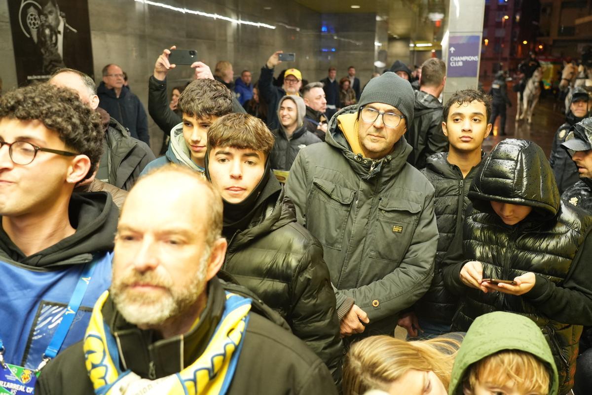 Galería: La lluvia no impide a la afición amarilla perderse el Villarreal-Ajax