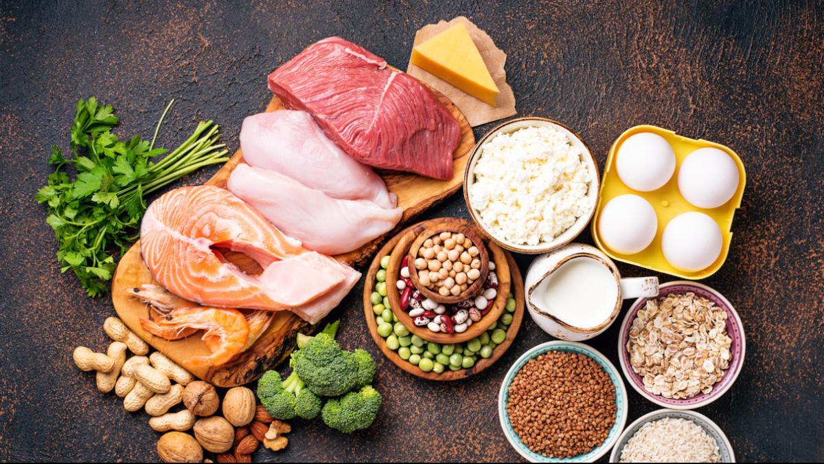Las dietas ricas en proteínas han ganado popularidad debido a sus notables beneficios para la pérdida de peso.