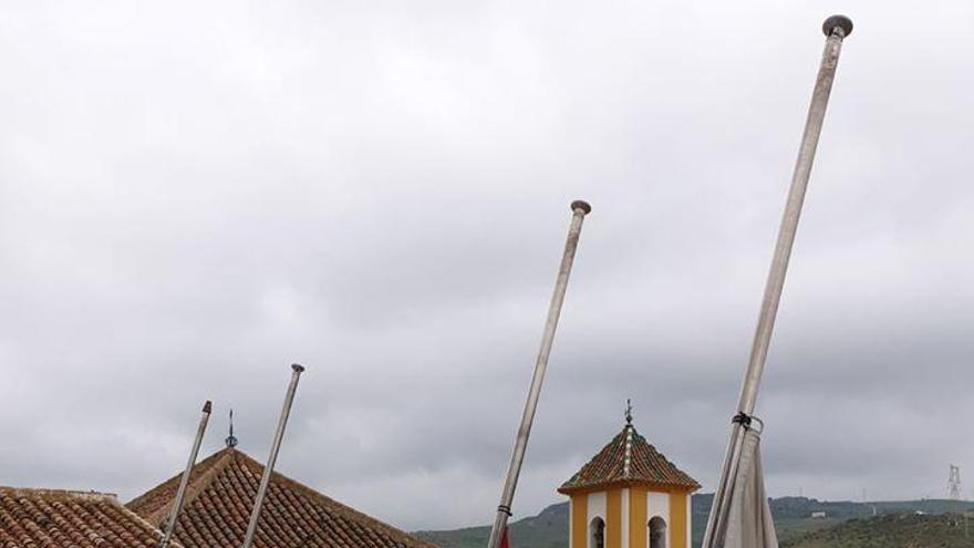 Las banderas del Ayuntamiento ondean a media asta en Valle de Abdalajís.