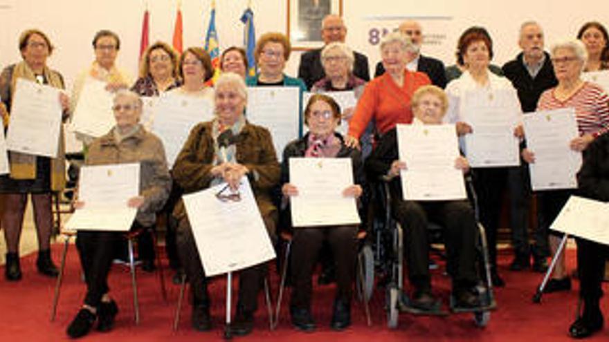 Las mujeres homenajeadas ayer en el Ayuntamiento de Dénia.