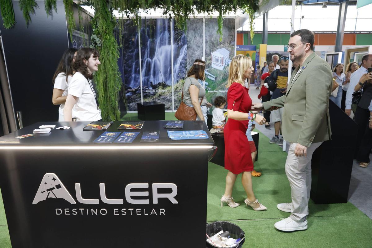 La visita de Adrián Barbón a la Feria de Muestras, en imágenes La visita de Adrián Barbón a la Feria de Muestras, en imágenes
