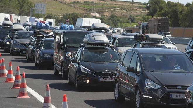 El 97% de los vehículos previstos ya se han marchado del área de Barcelona en la operación salida de la Segunda Pascua