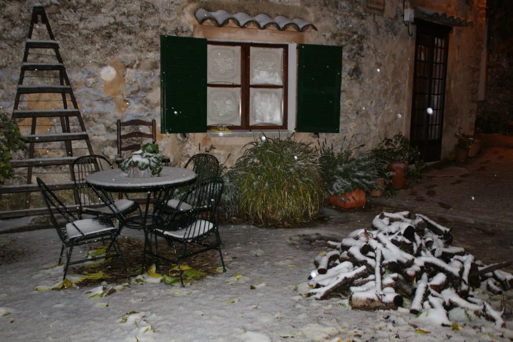 In der Nacht auf Samstag (2.12.) schneite es in den Dörfern der Tramuntana.