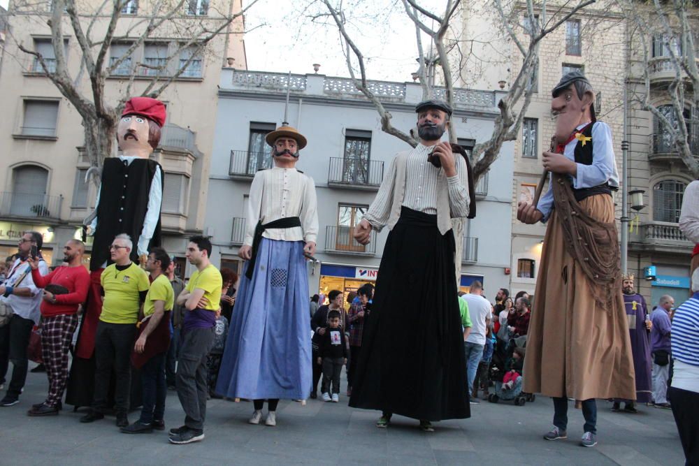 Populària omple Figueres d''ambient tradicional