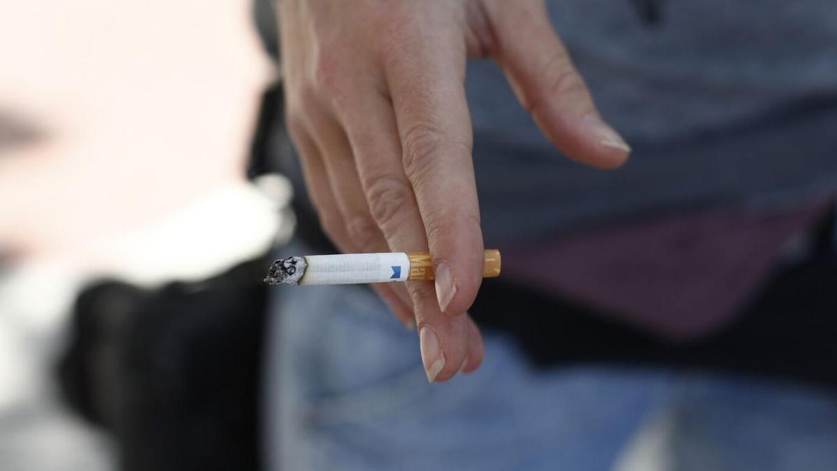 VÍDEO | Los sevillanos se pronuncian sobre la prohibición de fumar en las terraza