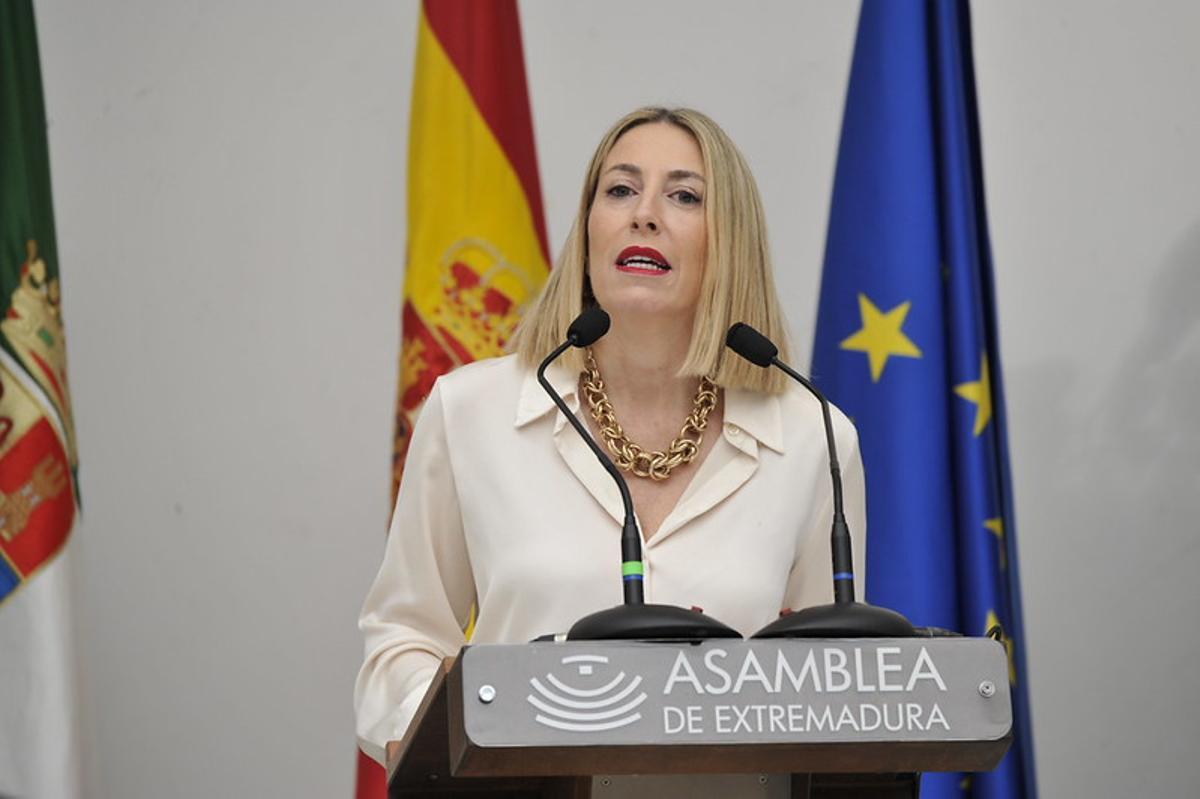Galería | Acto institucional del Día de la Mujer en la Asamblea de Extremadura