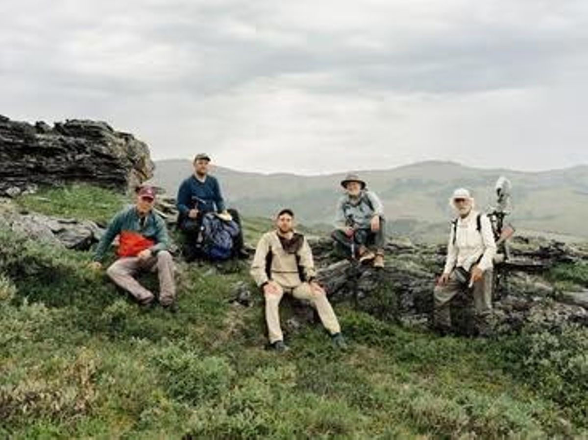 El equipo de investigación en la zona silvestre de Alaska.