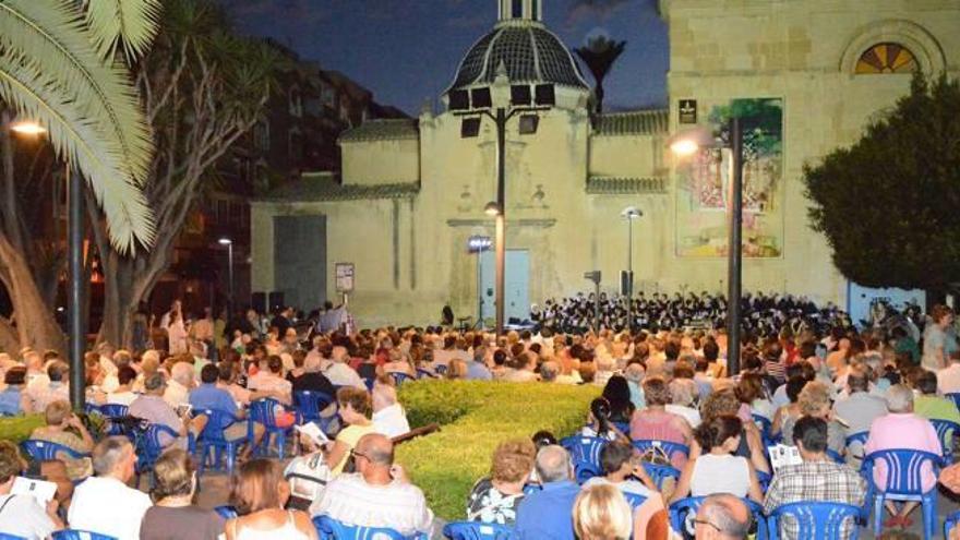 Sant Joan rinde tributo musical al Cristo de la Paz